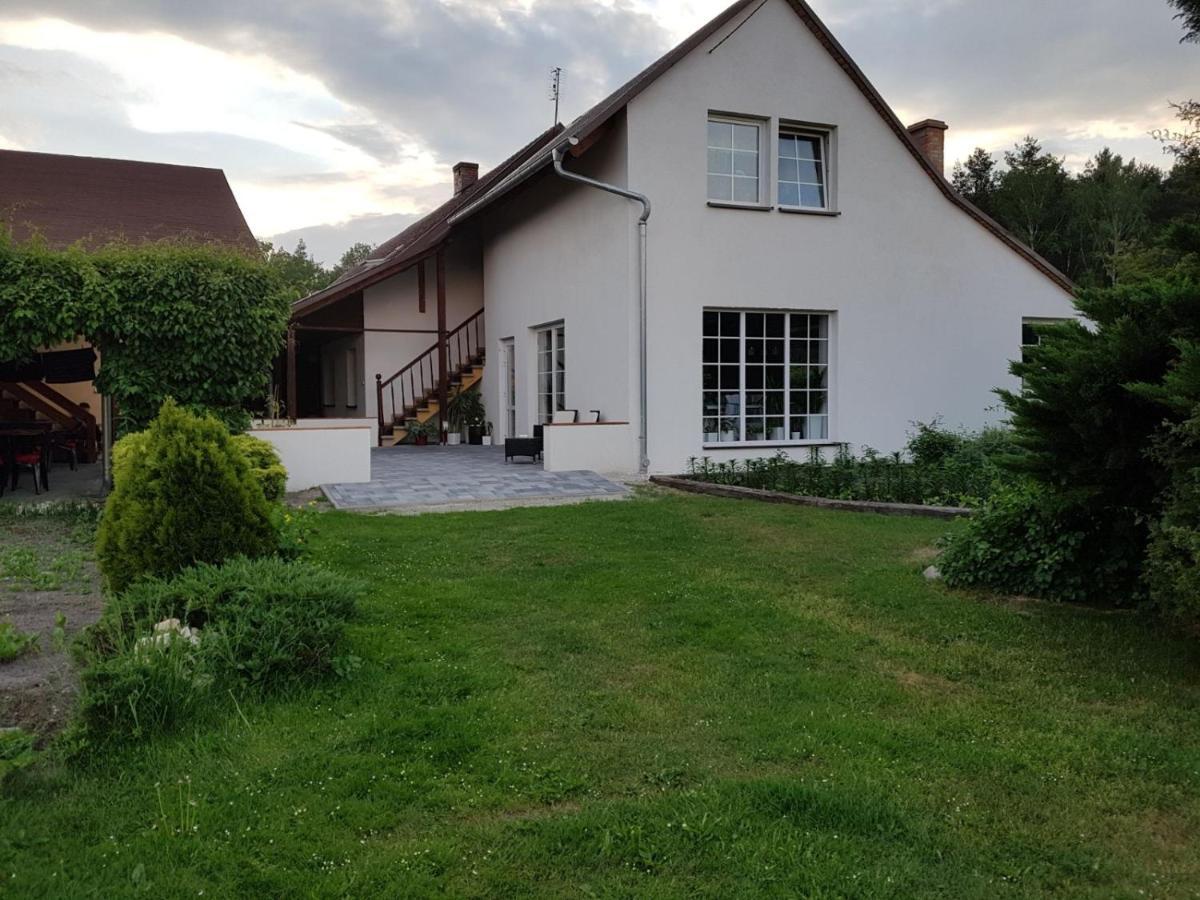 Vila Pod Piramida Ługniany Exteriér fotografie