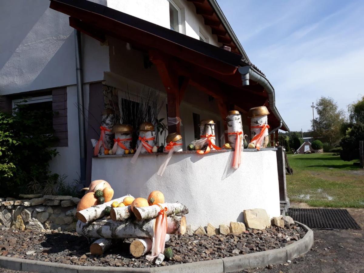 Vila Pod Piramida Ługniany Exteriér fotografie