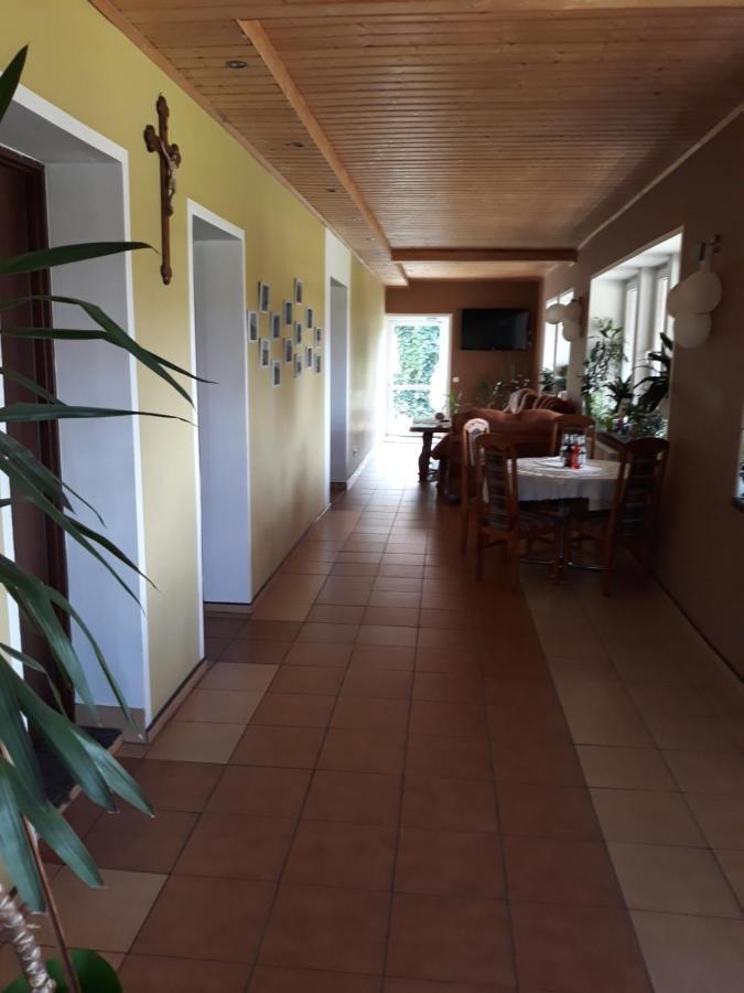 Vila Pod Piramida Ługniany Exteriér fotografie