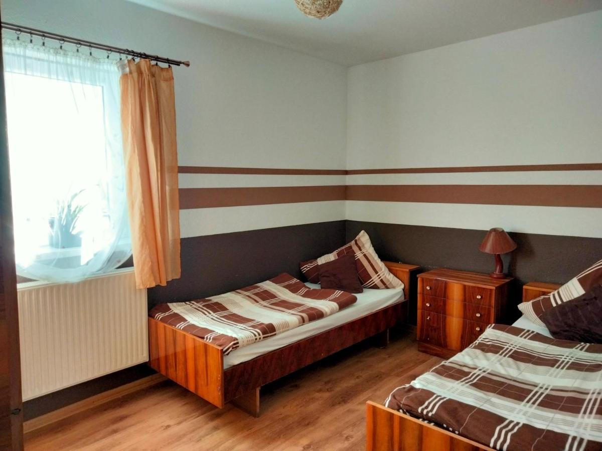Vila Pod Piramida Ługniany Exteriér fotografie